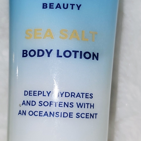 COPY - 4 Piece Disney Resorts H20 Bath Products Set of 4 - Picture 2 of 5